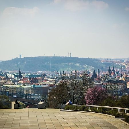 Onsite Free Garage Parking, 10Min Centre By Bus Apartment Prague Exterior photo