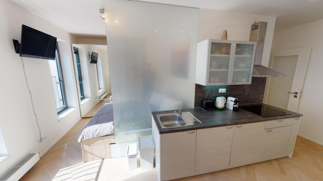 Onsite Free Garage Parking, 10Min Centre By Bus Apartment Prague Exterior photo
