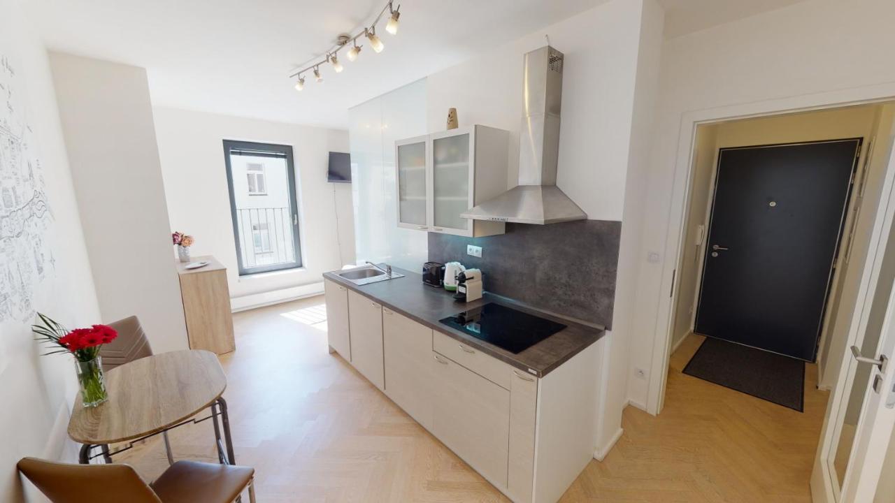 Onsite Free Garage Parking, 10Min Centre By Bus Apartment Prague Exterior photo